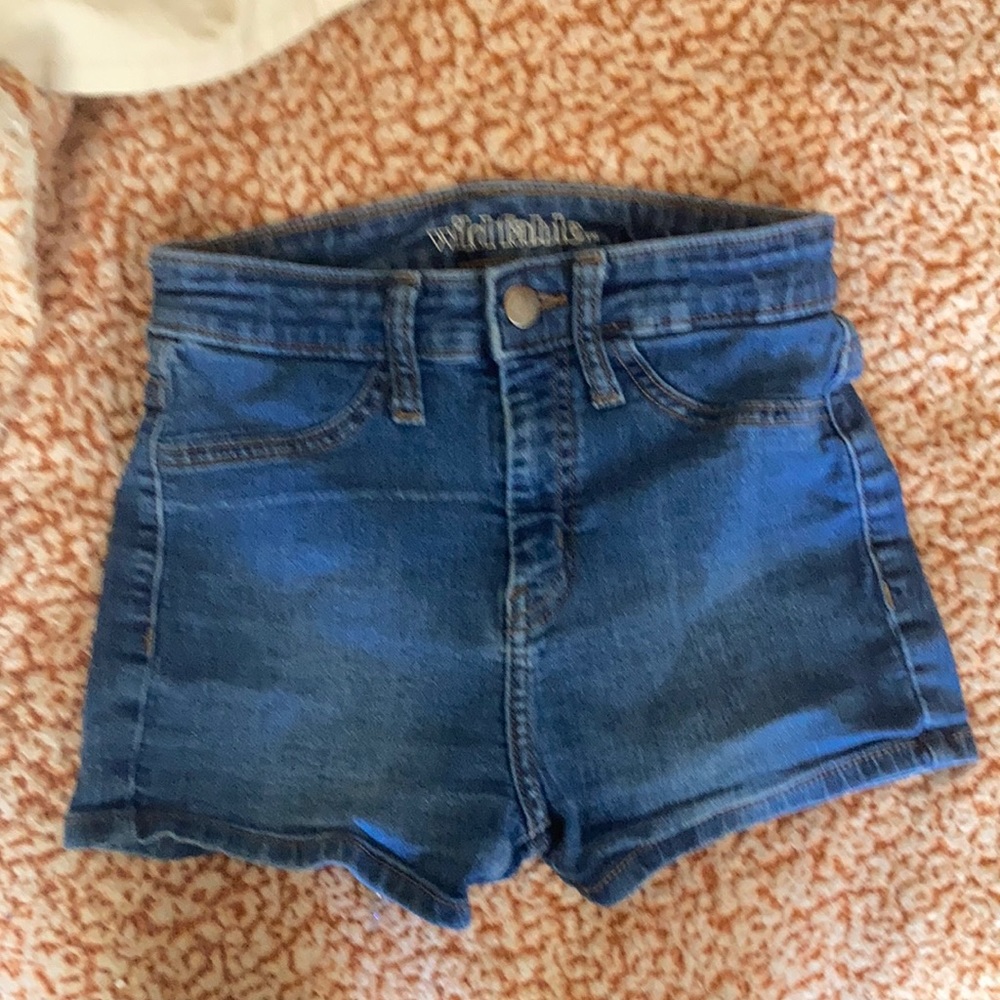 Nice fitting jean shorts!